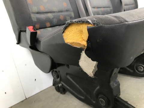 Fotele Mercedes Vito W639 Viano 03-14r. 8 osobowy kanapa trzeci 3 rząd komfort komplet ORYGINALNE Fotele Mercedes Vito W639 Viano 03-14r. 8 osobowy kanapa trzeci 3 rząd komfort komplet ORYGINALNE
