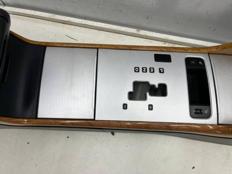 Tunel środkowy Hyundai Grandeur IV 05-11r. podłokietnik uchwyt na kubki 