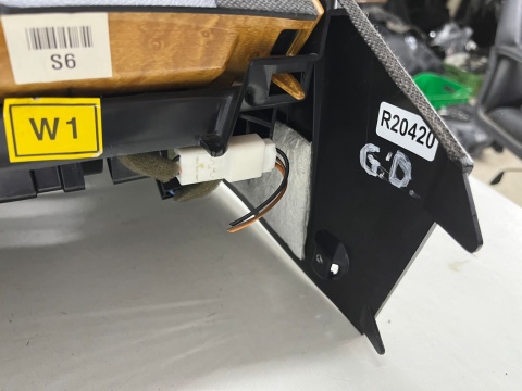 Tunel środkowy Hyundai Grandeur IV 05-11r. podłokietnik uchwyt na kubki 