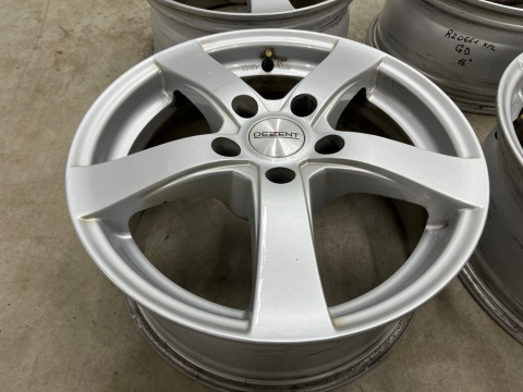 Felga Hyundai 7jx16 ET40 5x114,3 felgi aluminiowe 16 cali KOMPLET Dezent TS8987 Felga Hyundai 7jx16 ET40 5x114,3 felgi aluminiowe 16 cali KOMPLET Dezent TS8987