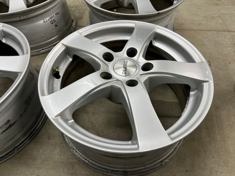Felga Hyundai 7jx16 ET40 5x114,3 felgi aluminiowe 16 cali KOMPLET Dezent TS8987 Felga Hyundai 7jx16 ET40 5x114,3 felgi aluminiowe 16 cali KOMPLET Dezent TS8987
