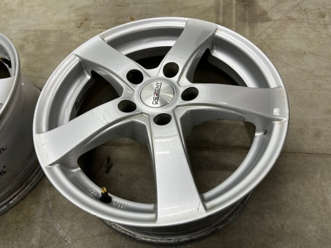 Felga Hyundai 7jx16 ET40 5x114,3 felgi aluminiowe 16 cali KOMPLET Dezent TS8987 Felga Hyundai 7jx16 ET40 5x114,3 felgi aluminiowe 16 cali KOMPLET Dezent TS8987