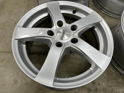 Felga Hyundai 7jx16 ET40 5x114,3 felgi aluminiowe 16 cali KOMPLET Dezent TS8987 Felga Hyundai 7jx16 ET40 5x114,3 felgi aluminiowe 16 cali KOMPLET Dezent TS8987