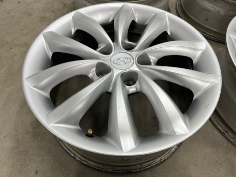 Felga Hyundai Grandeur IV 05-11r. 7jx17 ET38,5 5x114,3 felgi aluminiowe 17 cali oryginalne KOMPLET 52910-3l260 Felga Hyundai Grandeur IV 05-11r. 7jx17 ET38,5 5x114,3 felgi aluminiowe 17 cali oryginalne KOMPLET 52910-3l260