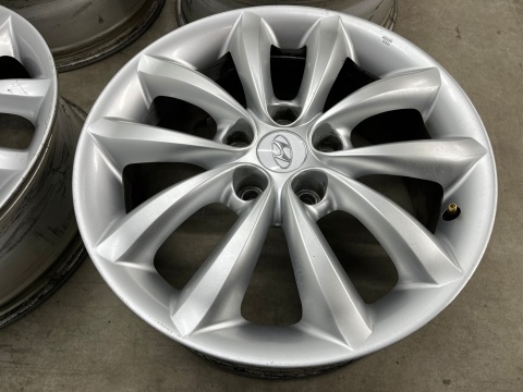 Felga Hyundai Grandeur IV 05-11r. 7jx17 ET38,5 5x114,3 felgi aluminiowe 17 cali oryginalne KOMPLET 52910-3l260 Felga Hyundai Grandeur IV 05-11r. 7jx17 ET38,5 5x114,3 felgi aluminiowe 17 cali oryginalne KOMPLET 52910-3l260