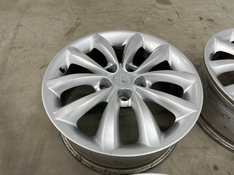 Felga Hyundai Grandeur IV 05-11r. 7jx17 ET38,5 5x114,3 felgi aluminiowe 17 cali oryginalne KOMPLET 52910-3l260 Felga Hyundai Grandeur IV 05-11r. 7jx17 ET38,5 5x114,3 felgi aluminiowe 17 cali oryginalne KOMPLET 52910-3l260