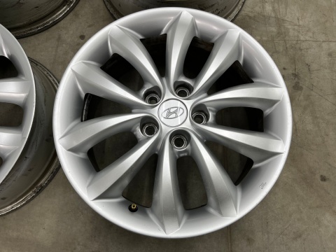 Felga Hyundai Grandeur IV 05-11r. 7jx17 ET38,5 5x114,3 felgi aluminiowe 17 cali oryginalne KOMPLET 52910-3l260 Felga Hyundai Grandeur IV 05-11r. 7jx17 ET38,5 5x114,3 felgi aluminiowe 17 cali oryginalne KOMPLET 52910-3l260