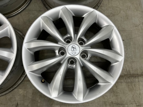 Felga Hyundai Grandeur IV 05-11r. 7jx17 ET38,5 5x114,3 felgi aluminiowe 17 cali oryginalne KOMPLET 52910-3l260 Felga Hyundai Grandeur IV 05-11r. 7jx17 ET38,5 5x114,3 felgi aluminiowe 17 cali oryginalne KOMPLET 52910-3l260