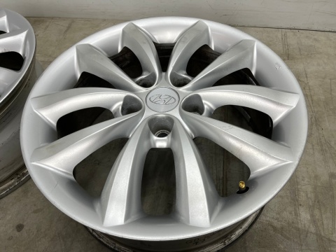 Felga Hyundai Grandeur IV 05-11r. 7jx17 ET38,5 5x114,3 felgi aluminiowe 17 cali oryginalne KOMPLET 52910-3l260 Felga Hyundai Grandeur IV 05-11r. 7jx17 ET38,5 5x114,3 felgi aluminiowe 17 cali oryginalne KOMPLET 52910-3l260