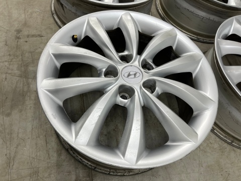 Felga Hyundai Grandeur IV 05-11r. 7jx17 ET38,5 5x114,3 felgi aluminiowe 17 cali oryginalne KOMPLET 52910-3l260 Felga Hyundai Grandeur IV 05-11r. 7jx17 ET38,5 5x114,3 felgi aluminiowe 17 cali oryginalne KOMPLET 52910-3l260
