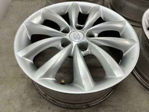 Felga Hyundai Grandeur IV 05-11r. 7jx17 ET38,5 5x114,3 felgi aluminiowe 17 cali oryginalne KOMPLET 52910-3l260 Felga Hyundai Grandeur IV 05-11r. 7jx17 ET38,5 5x114,3 felgi aluminiowe 17 cali oryginalne KOMPLET 52910-3l260