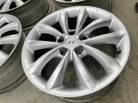 Felga Hyundai Grandeur IV 05-11r. 7jx17 ET38,5 5x114,3 felgi aluminiowe 17 cali oryginalne KOMPLET 52910-3l260 Felga Hyundai Grandeur IV 05-11r. 7jx17 ET38,5 5x114,3 felgi aluminiowe 17 cali oryginalne KOMPLET 52910-3l260