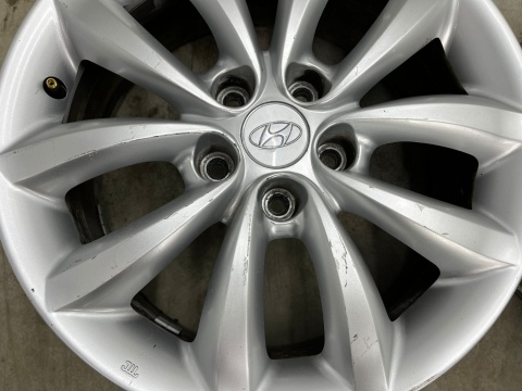 Felga Hyundai Grandeur IV 05-11r. 7jx17 ET38,5 5x114,3 felgi aluminiowe 17 cali oryginalne KOMPLET 52910-3l260 Felga Hyundai Grandeur IV 05-11r. 7jx17 ET38,5 5x114,3 felgi aluminiowe 17 cali oryginalne KOMPLET 52910-3l260