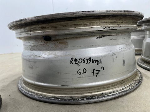 Felga Hyundai Grandeur IV 05-11r. 7jx17 ET38,5 5x114,3 felgi aluminiowe 17 cali oryginalne KOMPLET 52910-3l260 Felga Hyundai Grandeur IV 05-11r. 7jx17 ET38,5 5x114,3 felgi aluminiowe 17 cali oryginalne KOMPLET 52910-3l260