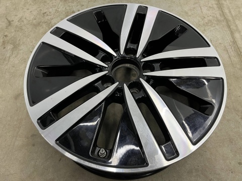 Felga Mercedes w177 CLA C118 X118 w247 CL c215 6.5jx17 ET44 5x112 felga pojedyncza aluminiowa 17 cali oryginalna a1774010200 Felga Mercedes w177 CLA C118 X118 w247 CL c215 6.5jx17 ET44 5x112 felga pojedyncza aluminiowa 17 cali oryginalna a1774010200