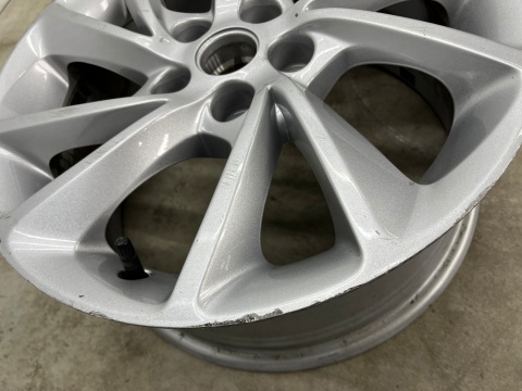 Felga Opel Astra K Mokka Cruze 7jx16 ET41 5x105 pojedyncza sztuka 16 cali 39078765 Felga Opel Astra K Mokka Cruze 7jx16 ET41 5x105 pojedyncza sztuka 16 cali 39078765