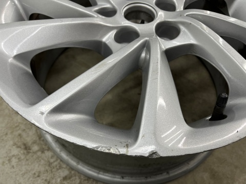 Felga Opel Astra K Mokka Cruze 7jx16 ET41 5x105 pojedyncza sztuka 16 cali 39078765 Felga Opel Astra K Mokka Cruze 7jx16 ET41 5x105 pojedyncza sztuka 16 cali 39078765