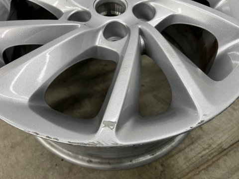 Felga Opel Astra K Mokka Cruze 7jx16 ET41 5x105 pojedyncza sztuka 16 cali 39078765 Felga Opel Astra K Mokka Cruze 7jx16 ET41 5x105 pojedyncza sztuka 16 cali 39078765