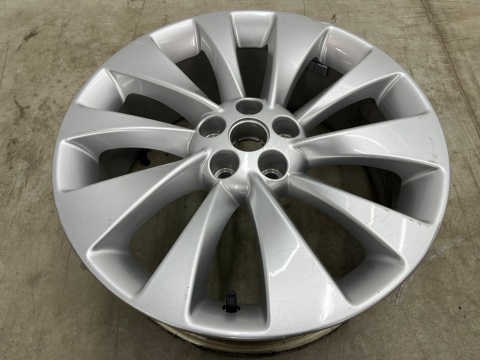 Felga Opel Astra K Mokka Cruze 7jx18 ET38 5x105 pojedyncza sztuka 18 cali 95493724 Felga Opel Astra K Mokka Cruze 7jx18 ET38 5x105 pojedyncza sztuka 18 cali 95493724