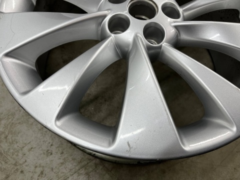 Felga Opel Astra K Mokka Cruze 7jx18 ET38 5x105 pojedyncza sztuka 18 cali 95493724 Felga Opel Astra K Mokka Cruze 7jx18 ET38 5x105 pojedyncza sztuka 18 cali 95493724