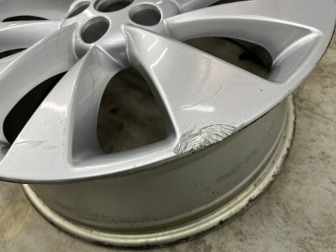 Felga Opel Astra K Mokka Cruze 7jx18 ET38 5x105 pojedyncza sztuka 18 cali 95493724 Felga Opel Astra K Mokka Cruze 7jx18 ET38 5x105 pojedyncza sztuka 18 cali 95493724