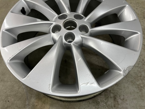 Felga Opel Astra K Mokka Cruze 7jx18 ET38 5x105 pojedyncza sztuka 18 cali 95493724 Felga Opel Astra K Mokka Cruze 7jx18 ET38 5x105 pojedyncza sztuka 18 cali 95493724