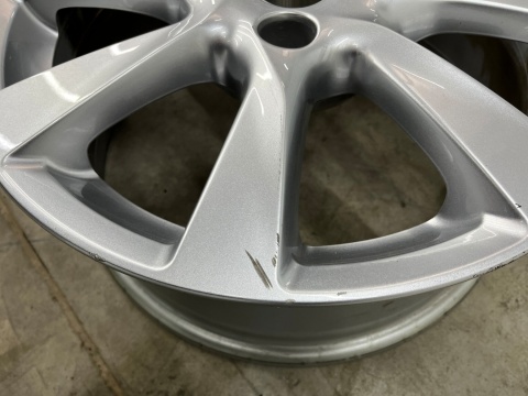 Felga Opel Corsa F 19r.- 6,5jx16 ET38 4x108 pojedyncza sztuka 16 cali 95493724 Felga Opel Corsa F 19r.- 6,5jx16 ET38 4x108 pojedyncza sztuka 16 cali 95493724
