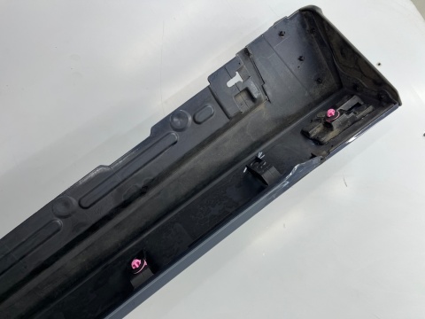 Nakładka progu Mazda 3 IV BP 18r.- lewa listwa lewy próg zewnętrzny BCJH-51P51 Nakładka progu Mazda 3 IV BP 18r.- lewa listwa lewy próg zewnętrzny BCJH-51P51