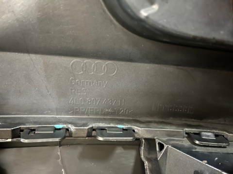 Zderzak przedni Audi Q7 4L 09-15r. Lift przód PDC spryski 4L0807437H Zderzak przedni Audi Q7 4L 09-15r. Lift przód PDC spryski 4L0807437H
