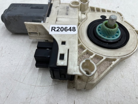Podnośnik szyb Audi Q7 I 4L 05-15r. prawy przedni tylny silniczek podnoszenia szyby prawy przód tył 4l0959802b Podnośnik szyb Audi Q7 I 4L 05-15r. prawy przedni tylny silniczek podnoszenia szyby prawy przód tył 4l0959802b