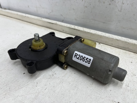Podnośnik szyb BMW X5 E53 E46 E63 E64 Z4 E85 02-08r. prawy przedni tylny silniczek podnoszenia szyby prawy przód tył 8362064 Podnośnik szyb BMW X5 E53 E46 E63 E64 Z4 E85 02-08r. prawy przedni tylny silniczek podnoszenia szyby prawy przód tył 8362064