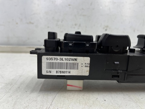 Przełącznik Hyundai Grandeur IV 05-11r. panel przycisk szyb lewy przedni kierowcy lewy przód 93570-3l102wk Przełącznik Hyundai Grandeur IV 05-11r. panel przycisk szyb lewy przedni kierowcy lewy przód 93570-3l102wk