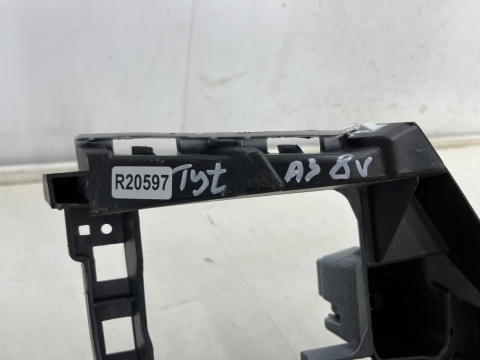 Ślizg Audi A3 8v 13-20r. 5Drzwi HB tylny środkowy GÓRNY wspornik progu zderzaka wzmocnienie 8v4807385e Ślizg Audi A3 8v 13-20r. 5Drzwi HB tylny środkowy GÓRNY wspornik progu zderzaka wzmocnienie 8v4807385e