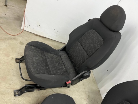 Fotele Mitsubishi Colt VI 6 Z30 3Drzwi 04-12r. kanapa tylna KOMPLET europa kolor 56d Fotele Mitsubishi Colt VI 6 Z30 3Drzwi 04-12r. kanapa tylna KOMPLET europa kolor 56d