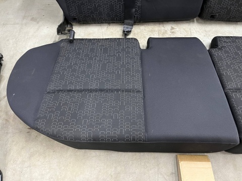 Fotele Mitsubishi Colt VI 6 Z30 3Drzwi 04-12r. kanapa tylna KOMPLET europa kolor 56d Fotele Mitsubishi Colt VI 6 Z30 3Drzwi 04-12r. kanapa tylna KOMPLET europa kolor 56d