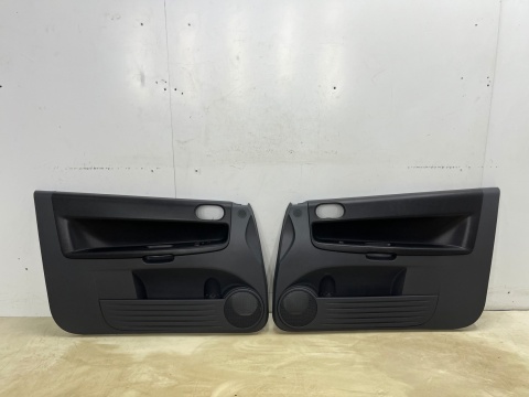 Tapicerka Mitsubishi Colt Z30 VI 6 04-12r. 3Drzwi boczek drzwi prawy lewy przedni przód lewy prawy KOMPLET Tapicerka Mitsubishi Colt Z30 VI 6 04-12r. 3Drzwi boczek drzwi prawy lewy przedni przód lewy prawy KOMPLET