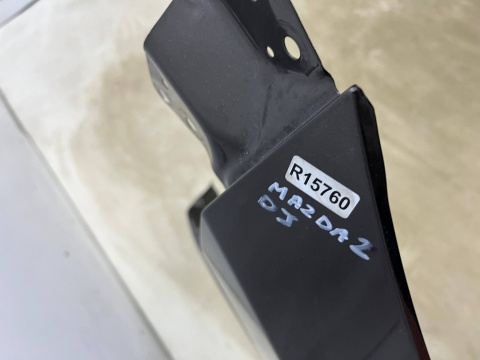 Błotnik Mazda 2 DJ 14r.- lewy przedni lewy przód Błotnik Mazda 2 DJ 14r.- lewy przedni lewy przód