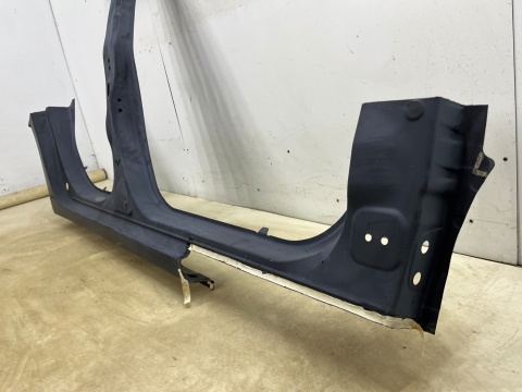 Poszycie Mazda 3 III BM BN 13-18r. prawy środkowy słupek próg tylny ćwiartka reperaturka NOWA oryginalna Poszycie Mazda 3 III BM BN 13-18r. prawy środkowy słupek próg tylny ćwiartka reperaturka NOWA oryginalna