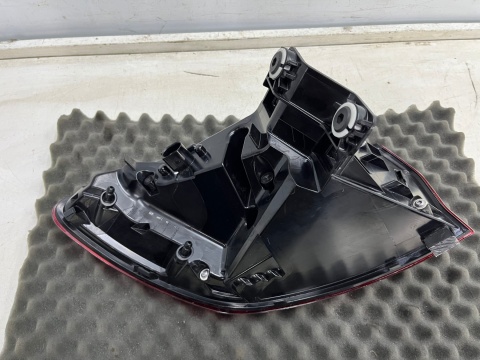 Lampa Audi Q6 e-tron 23r.- prawa tylna LED w błotnik ORYGINALNA prawy tył Europa 85h945092 Lampa Audi Q6 e-tron 23r.- prawa tylna LED w błotnik ORYGINALNA prawy tył Europa 85h945092