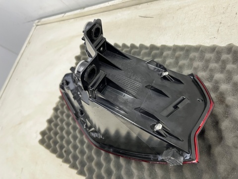 Lampa Audi Q6 e-tron 23r.- prawa tylna LED w błotnik ORYGINALNA prawy tył Europa 85h945092 Lampa Audi Q6 e-tron 23r.- prawa tylna LED w błotnik ORYGINALNA prawy tył Europa 85h945092