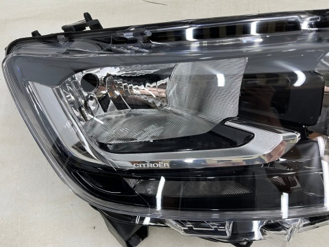 Lampa reflektor Citroen Berlingo 3 III IV 18-23r. PRAWA przednia zwykła dostawczak prawy przód EUROPA 9816824780 Lampa reflektor Citroen Berlingo 3 III IV 18-23r. PRAWA przednia zwykła dostawczak prawy przód EUROPA 9816824780