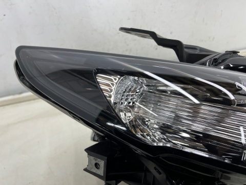 Lampa reflektor Mazda 3 IV BP 19r.- PRAWA przednia LED prawy przód 8 pin EUROPA bcjh-51030 Lampa reflektor Mazda 3 IV BP 19r.- PRAWA przednia LED prawy przód 8 pin EUROPA bcjh-51030