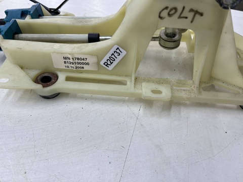 Lewarek zmiany biegów Mitsubishi Colt VI 6 Z30 04-12r. 1.1b benzyna wybierak dźwignia linki 5 biegów mn178047 2460a093 Lewarek zmiany biegów Mitsubishi Colt VI 6 Z30 04-12r. 1.1b benzyna wybierak dźwignia linki 5 biegów mn178047 2460a093