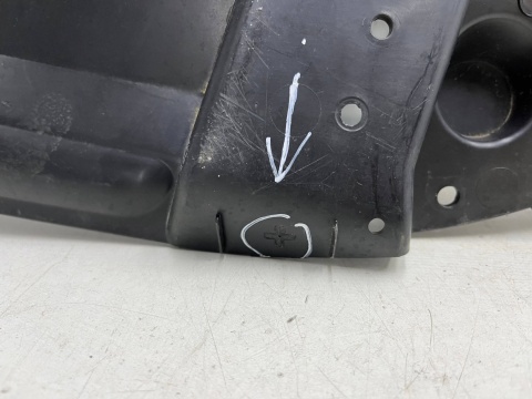 Osłona pasa przedniego Renault Trafic 3 III NV300 Talento LIFT 19r.- nakładka górna zamka 620366902r Osłona pasa przedniego Renault Trafic 3 III NV300 Talento LIFT 19r.- nakładka górna zamka 620366902r