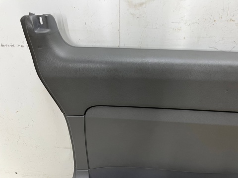 Tapicerka Mercedes Vito Viano W639 LONG 03-14r. lewy boczek środkowy osłona środkowa naprzeciwko drzwi przesuwnych Tapicerka Mercedes Vito Viano W639 LONG 03-14r. lewy boczek środkowy osłona środkowa naprzeciwko drzwi przesuwnych
