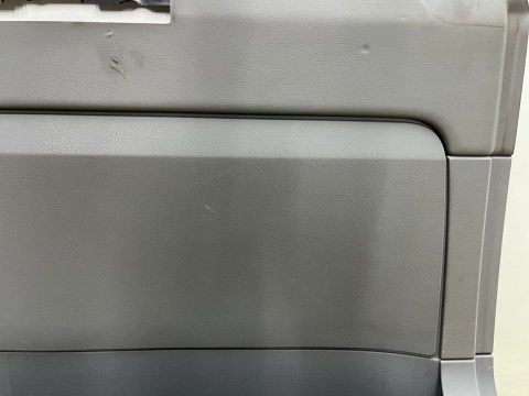 Tapicerka Mercedes Vito Viano W639 LONG 03-14r. lewy boczek środkowy osłona środkowa naprzeciwko drzwi przesuwnych Tapicerka Mercedes Vito Viano W639 LONG 03-14r. lewy boczek środkowy osłona środkowa naprzeciwko drzwi przesuwnych