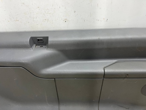 Tapicerka Mercedes Vito Viano W639 LONG 03-14r. lewy boczek tylny bagażnika osłona tylna Tapicerka Mercedes Vito Viano W639 LONG 03-14r. lewy boczek tylny bagażnika osłona tylna