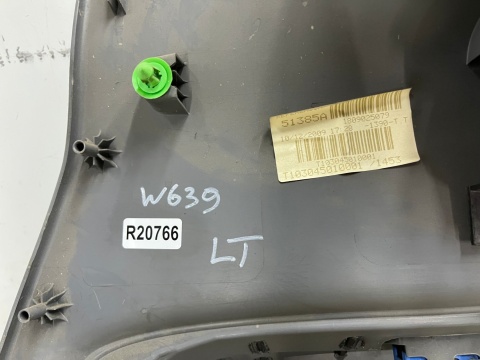 Tapicerka Mercedes Vito Viano W639 LONG 03-14r. lewy boczek tylny bagażnika osłona tylna Tapicerka Mercedes Vito Viano W639 LONG 03-14r. lewy boczek tylny bagażnika osłona tylna