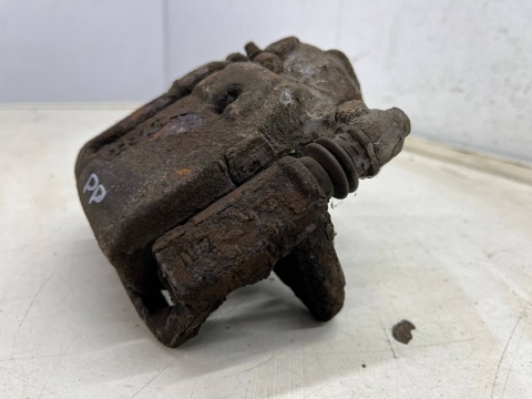 Zacisk hamulcowy Mitsubishi Colt VI 6 Z30 Smart Forfour I w454 04-12r. prawe przednie jarzmo mocowanie prawy przód Zacisk hamulcowy Mitsubishi Colt VI 6 Z30 Smart Forfour I w454 04-12r. prawe przednie jarzmo mocowanie prawy przód