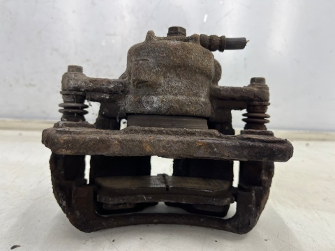 Zacisk hamulcowy Mitsubishi Colt VI 6 Z30 Smart Forfour I w454 04-12r. prawe przednie jarzmo mocowanie prawy przód Zacisk hamulcowy Mitsubishi Colt VI 6 Z30 Smart Forfour I w454 04-12r. prawe przednie jarzmo mocowanie prawy przód